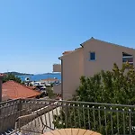 Luxury Marina View Apartmán *