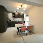 Luxury Marina View Apartmán *