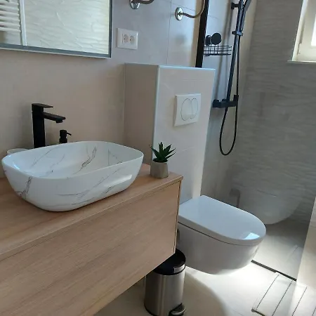Luxury Marina View Apartment