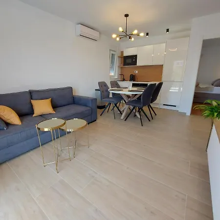 Luxury Marina View Apartment