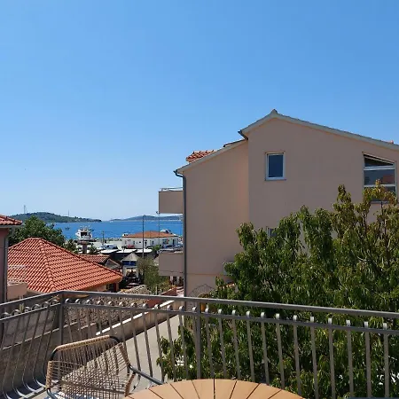 Luxury Marina View Apartment *