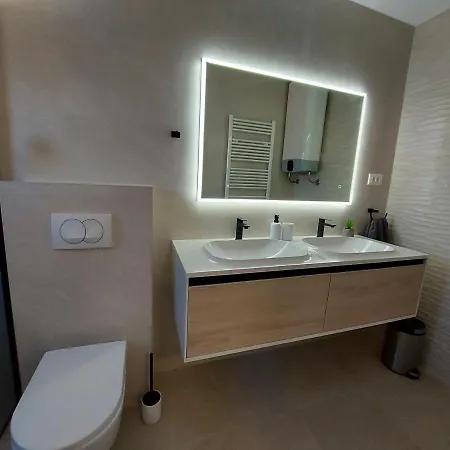 Luxury Marina View Apartment