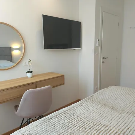 Luxury Marina View Apartment *