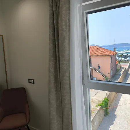 Luxury Marina View Apartment *