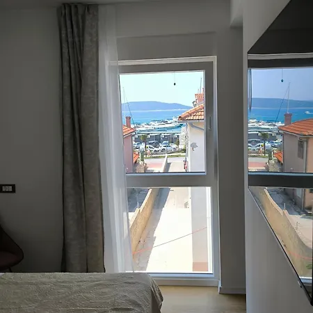 Luxury Marina View Apartment