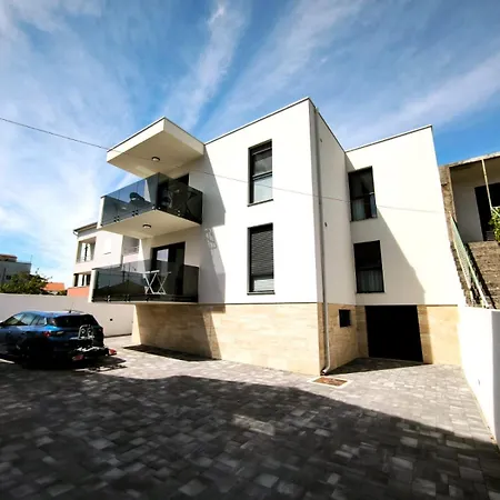 Luxury Marina View Apartment