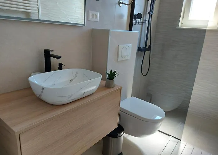 Luxury Marina View Apartment