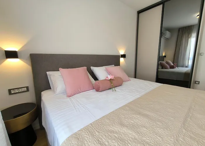 Luxury Marina View Apartment