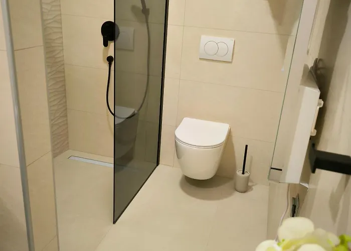 Luxury Marina View Apartment *