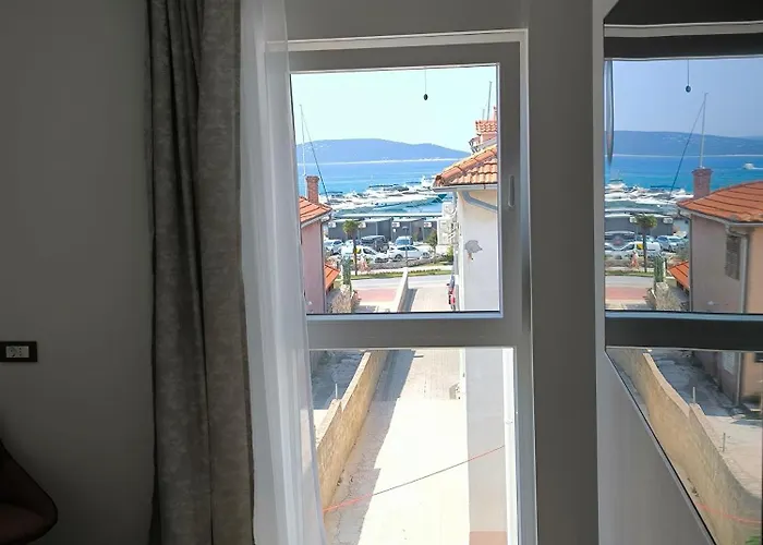 Luxury Marina View Apartment